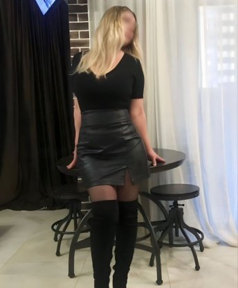 🌹
💞 Мои услуги охватывают все, что ты сможешь загадать: классический и эротический массаж, секс в разных позах, оральные ласки и многое другое. Позволь мне стать твоей фантазией, которую ты давно мечтал осуществить! 💋
📷 Фото меня и моего обнаженного тела сделают тебя совершенно счастливым и заставят сердце бешено биться. Я обещаю, что мои красивые глаза и изящные формы не оставят тебя равнодушным. 😍
🌟 Мои клиенты говорят о моей профессиональности и о том, как легко со мной общаться. Я создам атмосферу комфорта и доверия, в которой ты сможешь расслабиться и наслаждаться каждой минутой. 🌹
Не упускай возможность окунуться в океан страсти и удовольствия со мной, сверкающей звездой ночи! Я жду тебя в Москве, чтобы воплотить твои самые сокровенные желания. Отправь мне сообщение, и мы начнем нашу незабываемую встречу прямо сейчас! 💕🌌 Алина